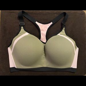 Victoria Secret Incredible Sports Bra